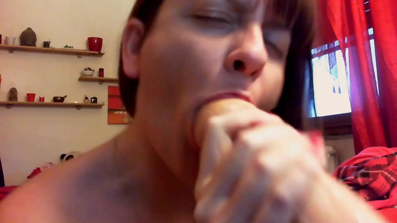 給你骯髒的妹妹帶來了巨大的高潮，張開嘴喝掉它